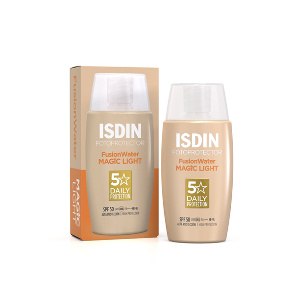 ضد آفتاب رنگی فیوژن واتر مجیک ایزدین SPF50 رنگ لایت